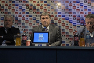 HLV Martino triệu tập đội hình của người tiền nhiệm để ‘phục thù’ Đức