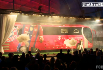 VIDEO: Buổi lễ hoành tráng giới thiệu chiếc xe bus của Bayern Munich