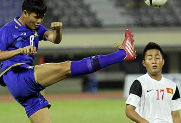 VIDEO: U19 Việt Nam bầm dập sau màn kungfu của U19 Thái Lan