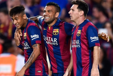 Alves bất mãn với BLĐ Barca