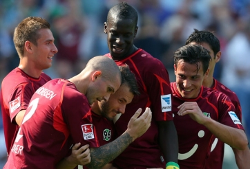 VIDEO clip bàn thắng: Hannover 96 2-1 Schalke 04 (vòng 1 Bundesliga)