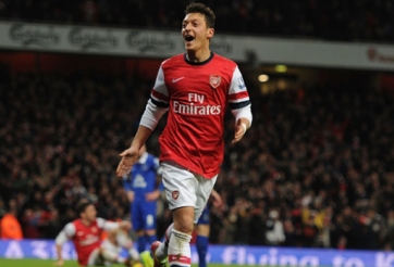Mesut Ozil tự tin cùng Arsenal đánh bại Everton