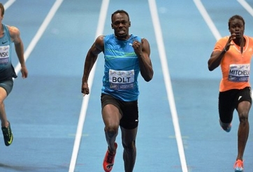 Usain Bolt phá kỉ lục chạy 100m trong nhà