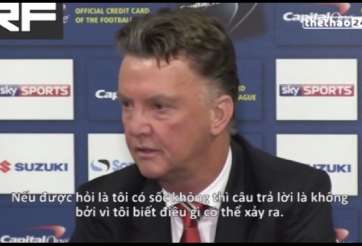 VIDEO: Van Gaal nói gì khi MU thua thảm 0-4 trước MK Dons