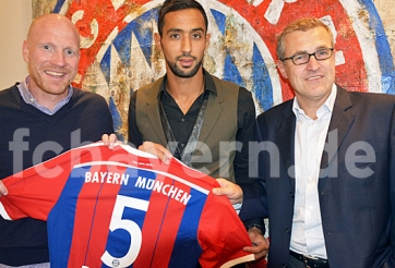 Benatia chính thức ra mắt Bayern Munich, nhận áo số 5