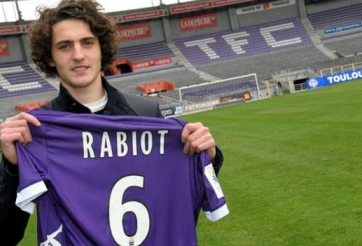 Arsenal đón nhận thất bại đau đớn trên TT chuyển nhượng