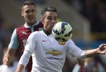 M.U nhận hung tin từ Van Persie