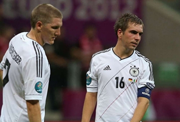 Schweinsteiger kế nhiệm băng đội trưởng từ Lahm