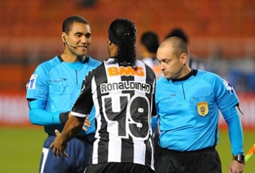 Ronaldinho chính thức có bến đỗ mới