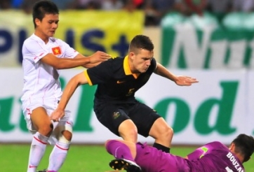 Bầu Đức bực mình vì Quang Hải có hình ảnh không đẹp