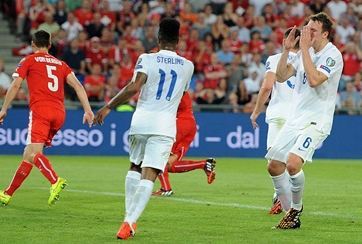 ‘Kẻ thù của Man Utd’ suýt làm hại ĐT Anh