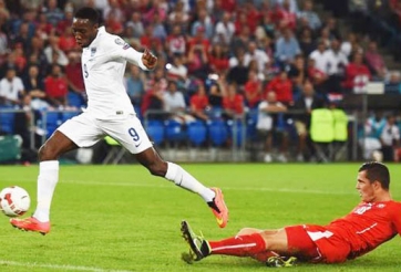 Welbeck 'khiêm tốn' sau cú đúp vào lưới Thụy Sĩ