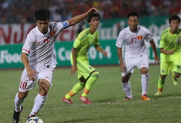 Công Phượng nguy hiểm nhưng chẳng cần cắt người kèm cặp