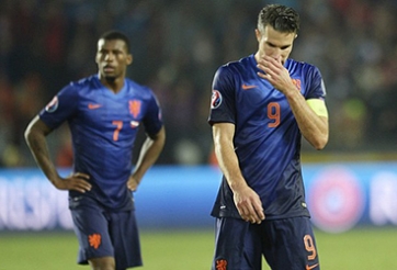 Vòng loại Euro 2016: Hà Lan ‘biếu’ điểm cho Séc, Italia khởi đầu mỹ mãn