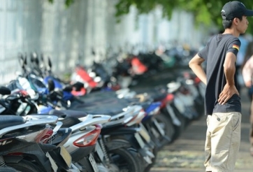 Khán giả đi xem U19 Việt Nam bị 'chặt chém' đủ đường