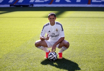 Derby Madrid: Real có thể tin vào ‘thói quen’ của Chicharito