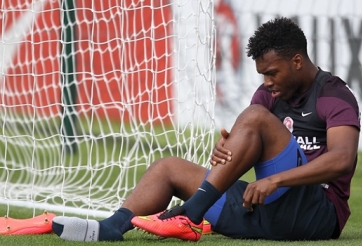 Sturridge phải nghỉ thi đấu 3 tuần