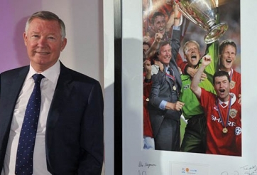 Sir Alex Ferguson hướng tấm lòng về những trẻ em Việt Nam
