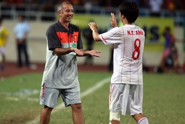 Tuấn Anh chơi như một cầu thủ ở Champions League