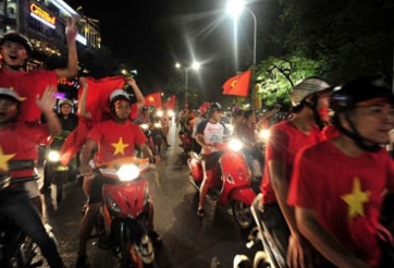 6 năm rồi NHM mới được dịp ăn mừng lớn đến vậy!