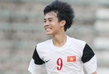 VIDEO: Màn trình diễn của Văn Toàn trong trận U19 Việt Nam 4 -1 U19 Myanmar