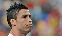 VIDEO: Cận cảnh tình huống CR7 trả đũa Miranda trận gặp Atletico