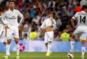 Chưa đầy 4 tháng, Real Madrid xuống dốc không phanh