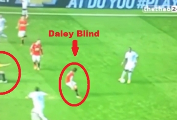 VIDEO: Lần đầu ra mắt Man Utd, Daley Blind cả gan ''đốn ngã'' trọng tài