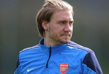 Bendtner: Thật lãng phí thời gian khi thi đấu cho Arsenal