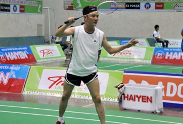 VIDEO: Ca sỹ Đàm Vĩnh Hưng trổ tài đánh cầu lông