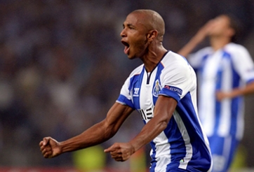 Tân binh Porto đi vào lịch sử Champions League