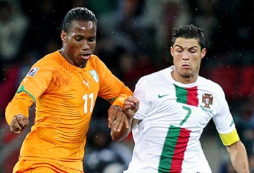 HLV Wenger tiếc ngẩn ngơ vì Cris Ronaldo và Drogba