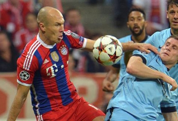 VIDEO: Robben lại ăn vạ kiếm penalty trước Man City