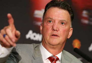 Van Gaal tuyên bố Man United có thể mua lại Cris Ronaldo