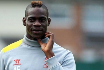Chọc vào 'tổ kiến lửa' M.U, Balotelli bị phân biệt chủng tộc