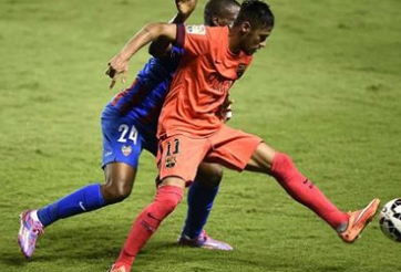 Neymar khó chịu vì bị Barca thay ra sớm