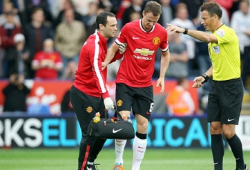 Man United nhận cú sốc ở hàng thủ, Evans nghỉ 1 tháng