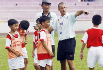 Tin vắn tối 25/9: HAGL Arsenal JMG tiếp tục thi tuyển khoá mới vào ngày 5/10