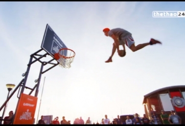 VIDEO: Nghệ thuật freestyle bóng rổ ảo diệu chưa từng thấy