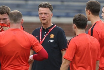 Ruud Gullit thẳng thắn buông lời chỉ trích HLV Van Gaal