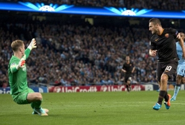 VIDEO: Bàn thắng đi vào lịch sử Champions League của Totti