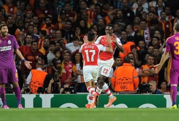 Arsenal 4-1 Galatasaray: Song sát tỏa sáng