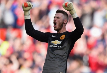 VIDEO: Xem De Gea chăng lưới nhện trước khung thành MU