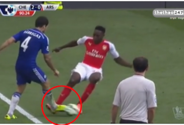 VIDEO: Tình huống vào bóng triệt hạ của Welbeck vs Fabregas