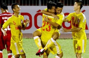 Giải U21 Báo Thanh Niên 2014: Hà Nội T&T rộng đường vào bán kết