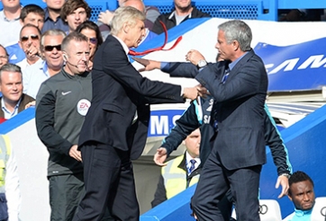 Wenger và Mourinho nói gì về tình huống xô xát?