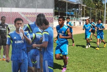 U19 Nhật Bản 'đội nắng, đội mưa' tập luyện đấu U19 Trung Quốc