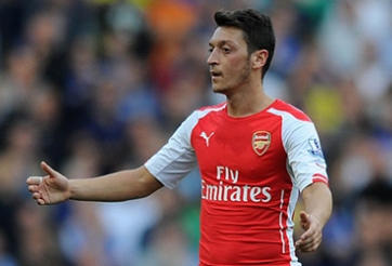 Đồng đội cầu chúc Ozil sớm trở lại