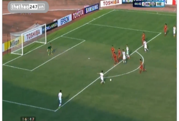 VIDEO: Phút 45, Cột dọc cứu thua cho U19 Việt Nam