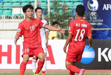 Chuyên gia khó hiểu với pha xử lý của Công Phượng